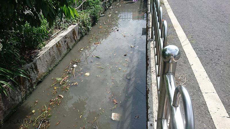 水利會管理的水圳竟任由垃圾橫流？