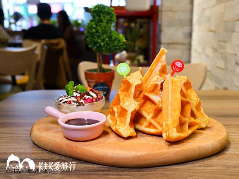 羅東 Homing Cafe歸巢咖啡，下午茶滿足甜鹹味蕾。