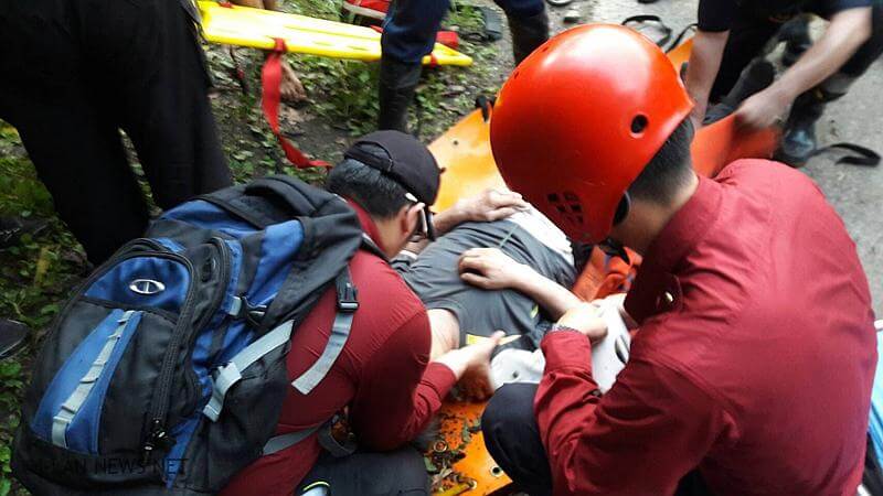 南澳古道登山客滑落山谷警消救援送醫