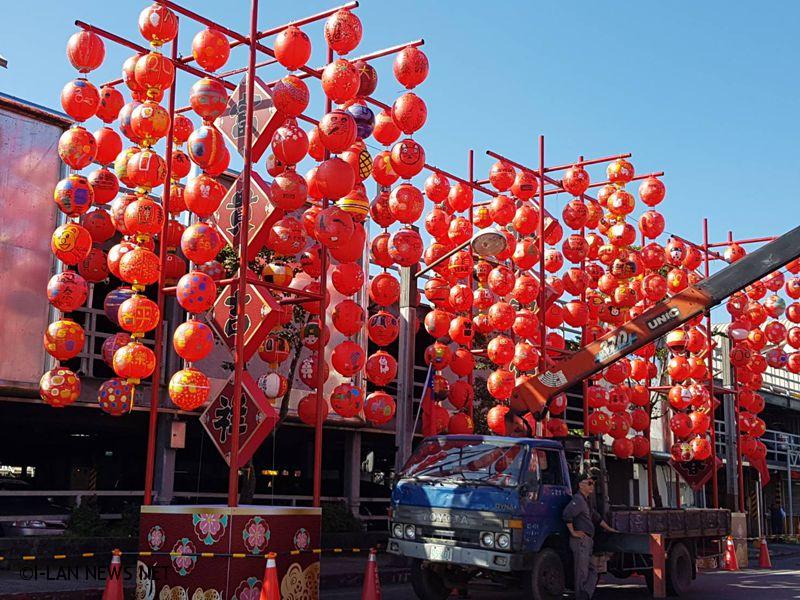 農曆過年全國最大紅燈籠在羅東中山公園
