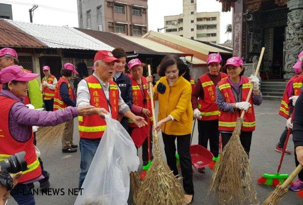 林姿妙主持國家清潔週年終大掃除掃街活動