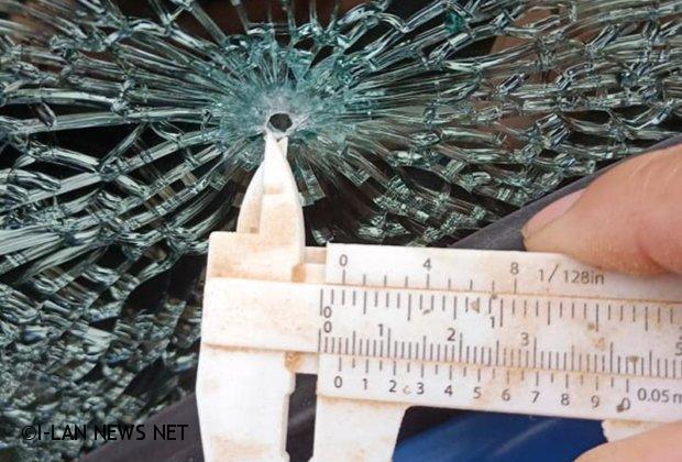 無獨有偶南方澳也發生自小客車玻璃被BB槍擊毀