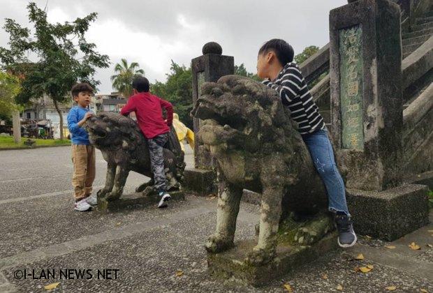 你所不知道的!羅東中山公園浩然亭前石雕動物叫「狛犬」
