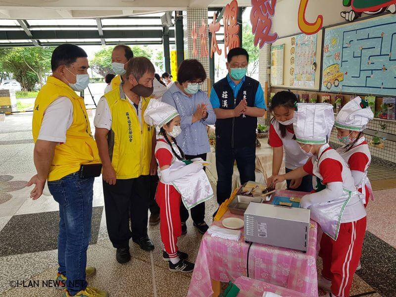 羅東鎮立幼兒園自製母親節禮物 把對媽媽滿滿的愛帶回家
