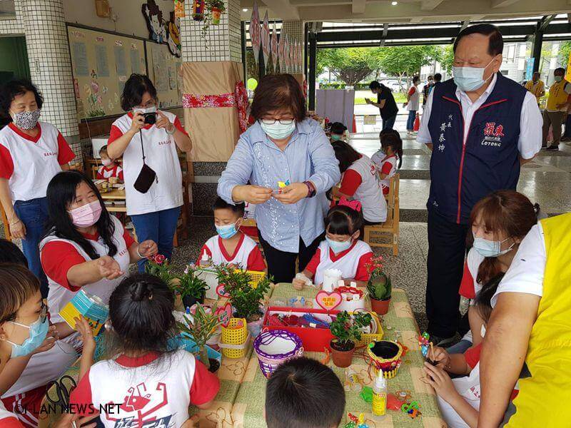 羅東鎮立幼兒園自製母親節禮物 把對媽媽滿滿的愛帶回家