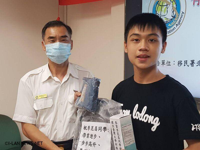 李同學表示:「感謝家人、社福團體以及移民署在我成長的過程,提供必要的協助才讓我能順利考上」。