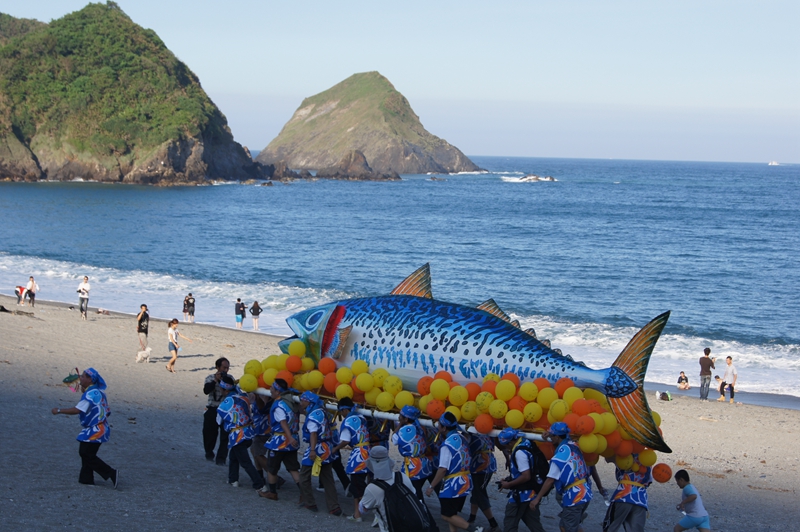 南方澳鯖魚祭踩街是最有海味的嘉年華會