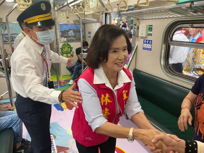 蘭陽媽祖「金厲害」海陸繞境護台灣 彩繪列車保平安