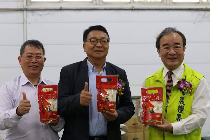 宜蘭米受到日本消費者肯定 第一批出口稻米裝櫃啟運