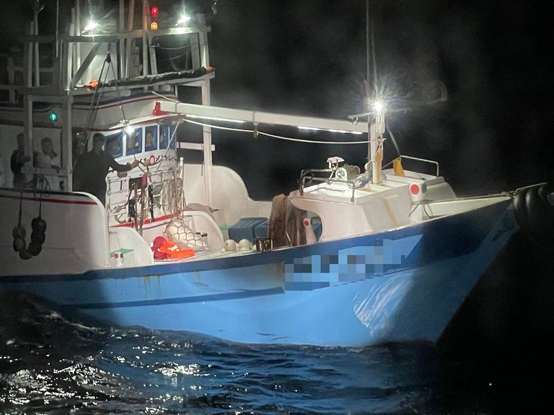 2艘蘇澳籍漁船三貂角海面擦撞 一漁船沉沒8名漁工安全獲救