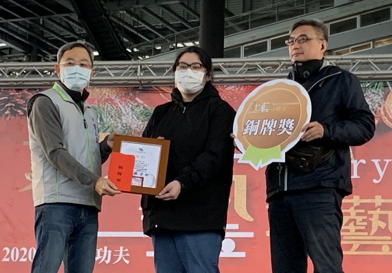 來自臺北的「358 FLORAL STUDIO」隊的楊若琳及楊永欽取得銅牌獎，得到獎金1萬元。