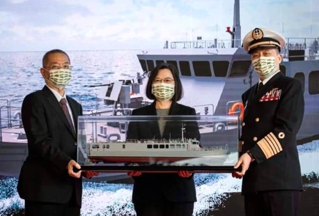 蔡英文總統出席海軍快速布雷艇交船