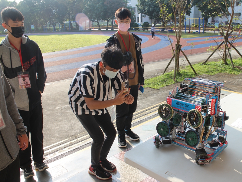 第三屆臺灣區「VEX IQ Challenge」機器人競賽 將在宜蘭中山國小選出國手!