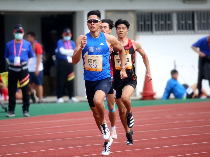 全國男子田徑400公尺紀錄保持人陳傑代表臺中市，也以48秒14獲得公開男子組400公尺金牌