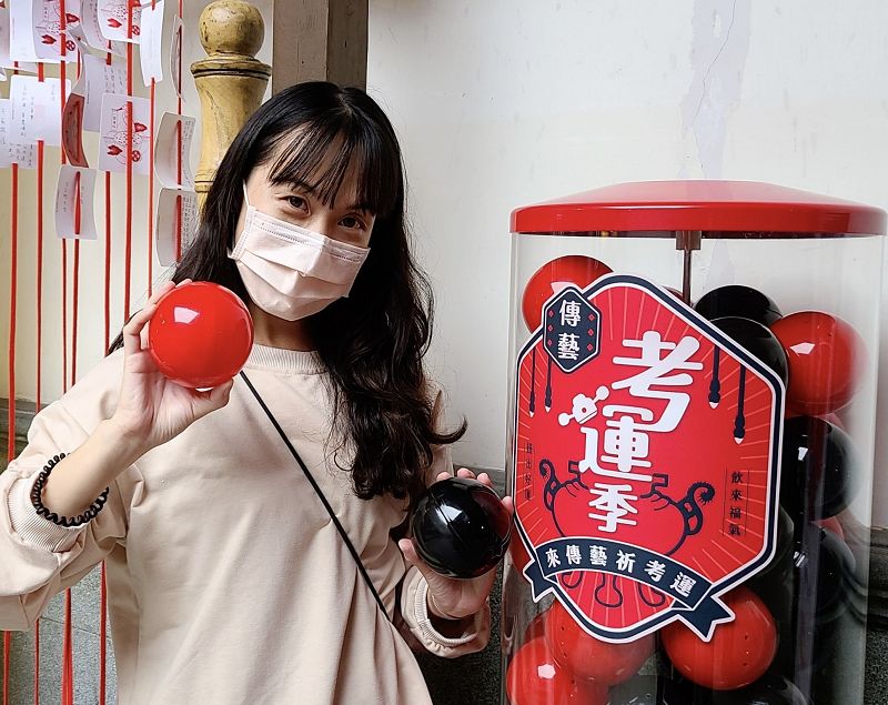 台灣謝平安風俗來傳藝看戲呷紅圓平安一整年