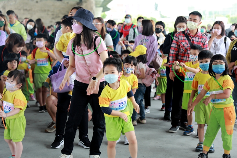 「小腳丫大挑戰」宜蘭幼兒園親子3公里健走喜滋滋!