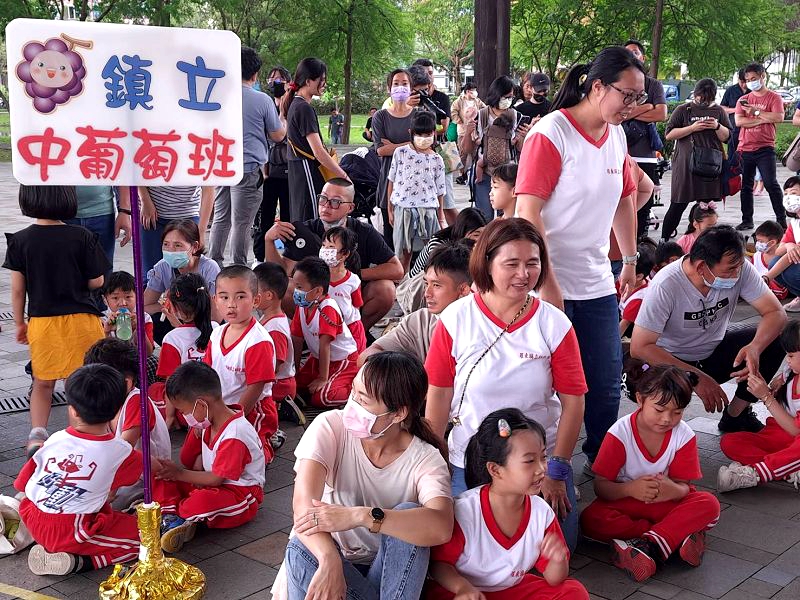 羅東鎮幼兒園親子運動會看見親子天倫樂!