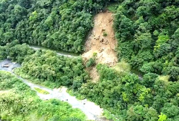 太平山道路坍方交通雙向阻斷170位遊客暫時受困!