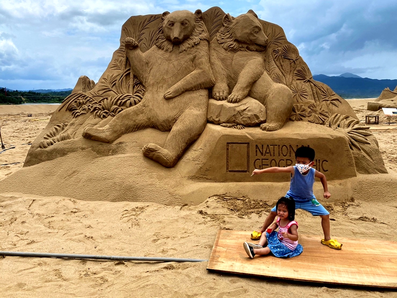 「福隆國際沙雕藝術季與迪士尼百年慶典共舞黃金沙灘」