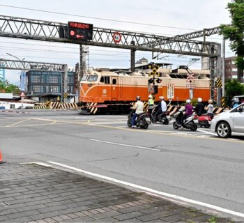 宜蘭鐵路高架 陳建仁表示對地區發展及疏解交通有顯著的改善!