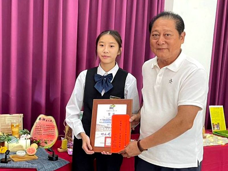 冬山創意紅茶調茶競賽 頭城家商選手包辦冠亞軍