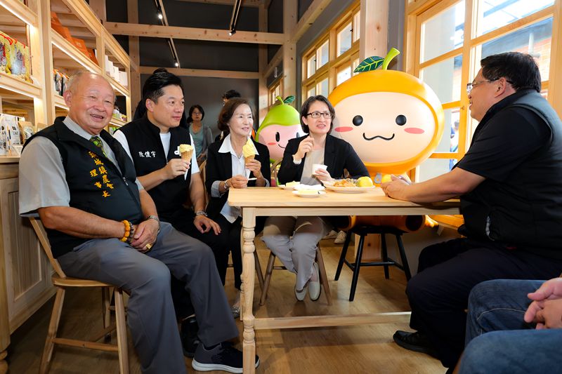 副總統蕭美琴為頭城頭圍農驛館開幕見証!