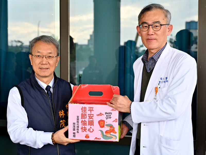 宜蘭春節醫療不打烊 林茂盛慰問醫護人員!