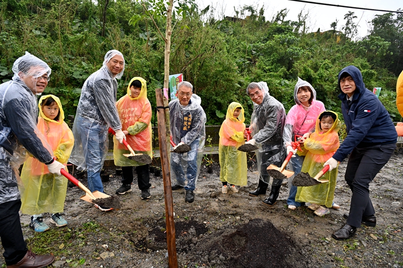永樂國小植樹節「共織生態綠網」