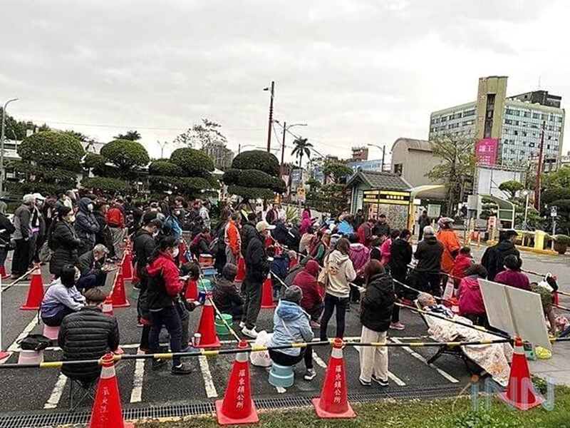 羅東三月初三呷拜拜500桌漏夜排隊秒殺！