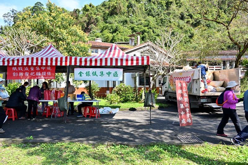 不只追思更是傳承！宜蘭春祭法會千人誦經文