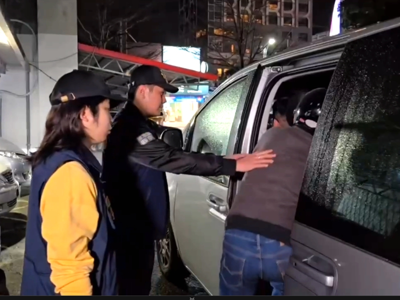 霹靂小組攻堅逮通緝犯!現場見長槍與子彈