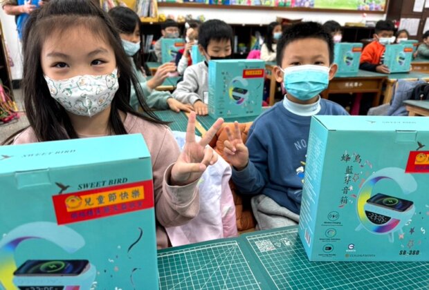 頭城兒童節禮物！音箱＋鬧鐘超實用