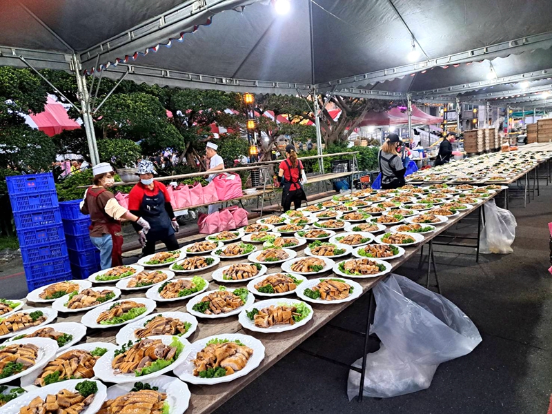 羅東封街吃呷拜拜 萬人共饗蘭陽美食