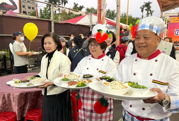 羅東封街吃呷拜拜 萬人共饗蘭陽美食
