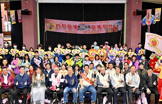 靈聖殿慈善會助學讓36位清寒學子看到希望