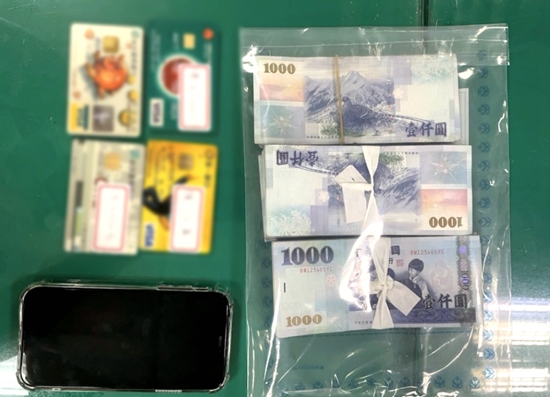 🔥超商店員機警 🚔蘇警逮2車手