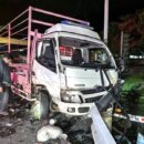 高冷蔬菜貨車與肥料車相撞車禍2人送醫