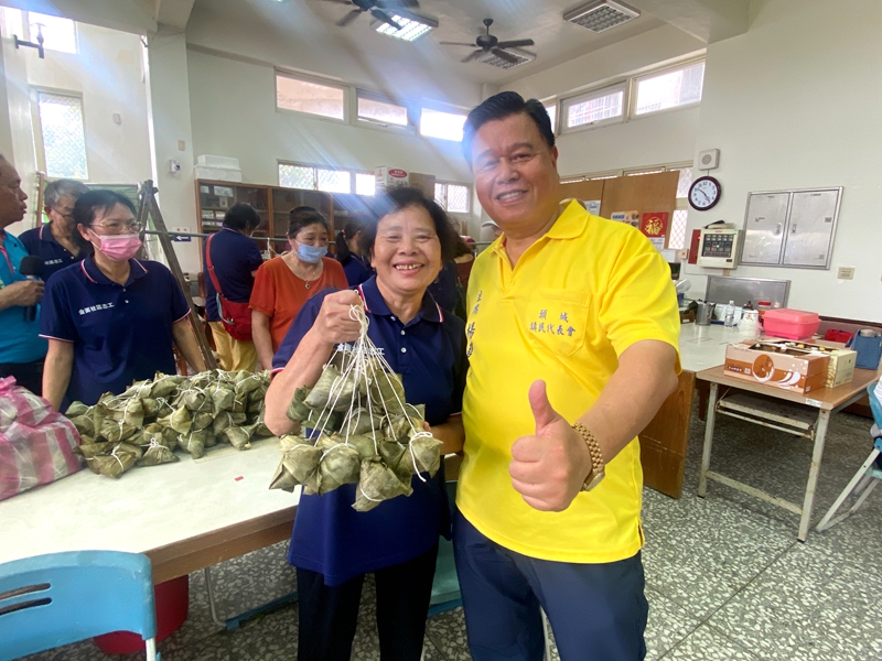 頭城金面愛心粽!獅子會送米助弱勢