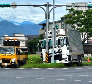 宜市大貨車酒駕自撞　縣民大道號誌受損