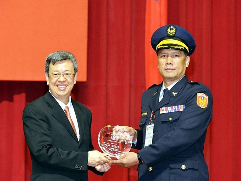暖警40載圓滿退場 胡傳明千萬資助弱勢