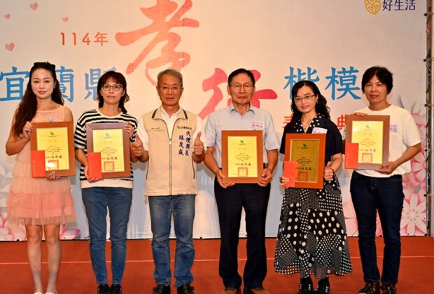為103歲母親煮飯擦身 近80歲兒子孝行