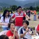 頭城重現農村呷五頓 500人田間呷割稻飯