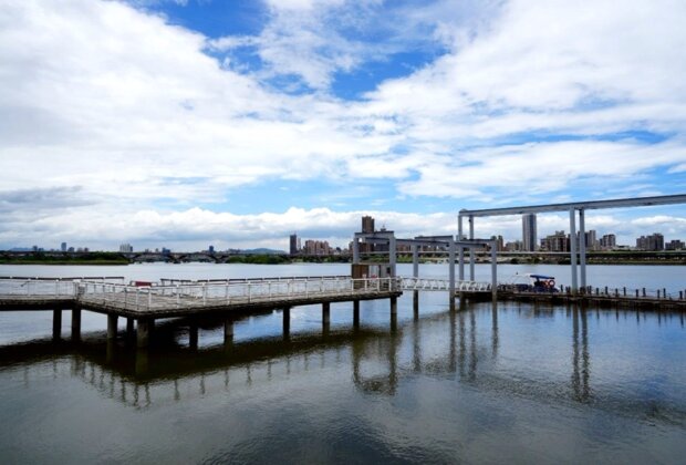 台北也有塞納河風光！淡水河岸夕陽超浪漫