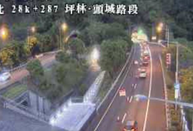 國五雪隧內 紅燈 X、封閉標誌就是禁止通行
