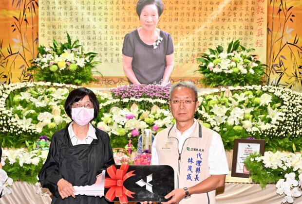 一份母親遺願 三姊妹攜手捐長照車