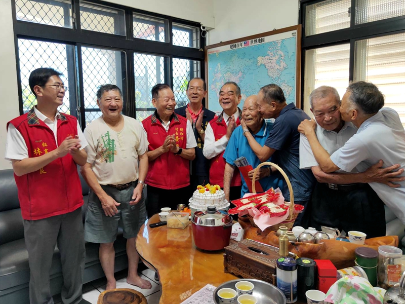 五結鄉符合重陽敬老禮金者有8389人!