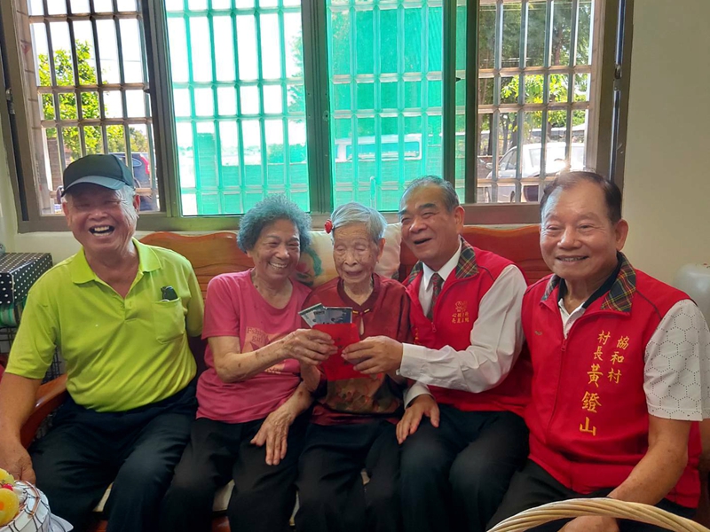 五結鄉符合重陽敬老禮金者有8389人!