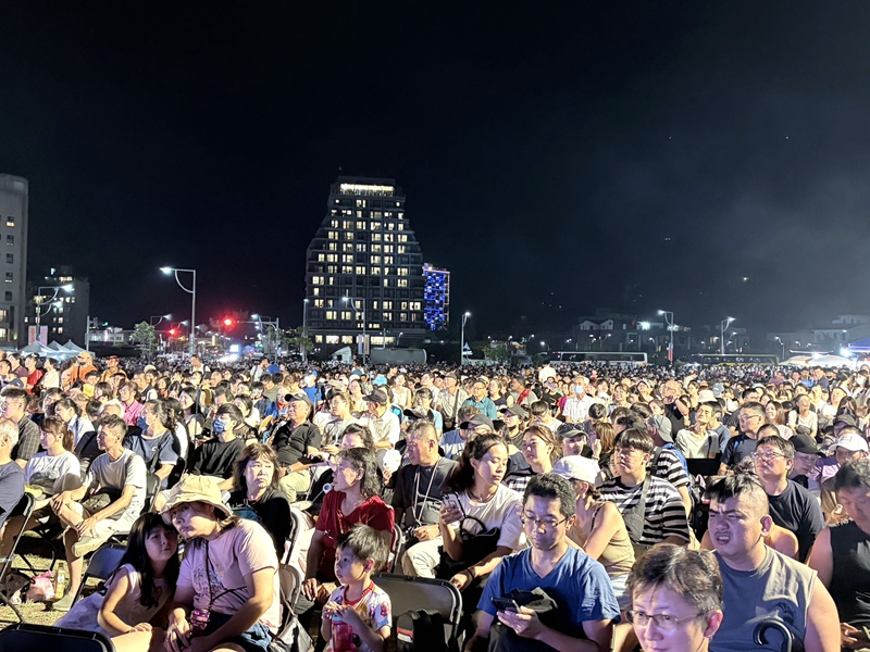 2025頭城煙火節 2天近10萬人見證！