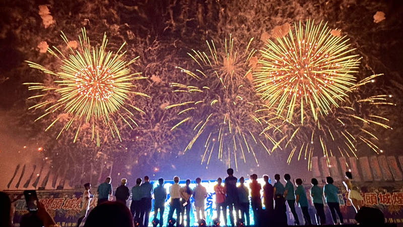 2025頭城煙火節 2天近10萬人見證！