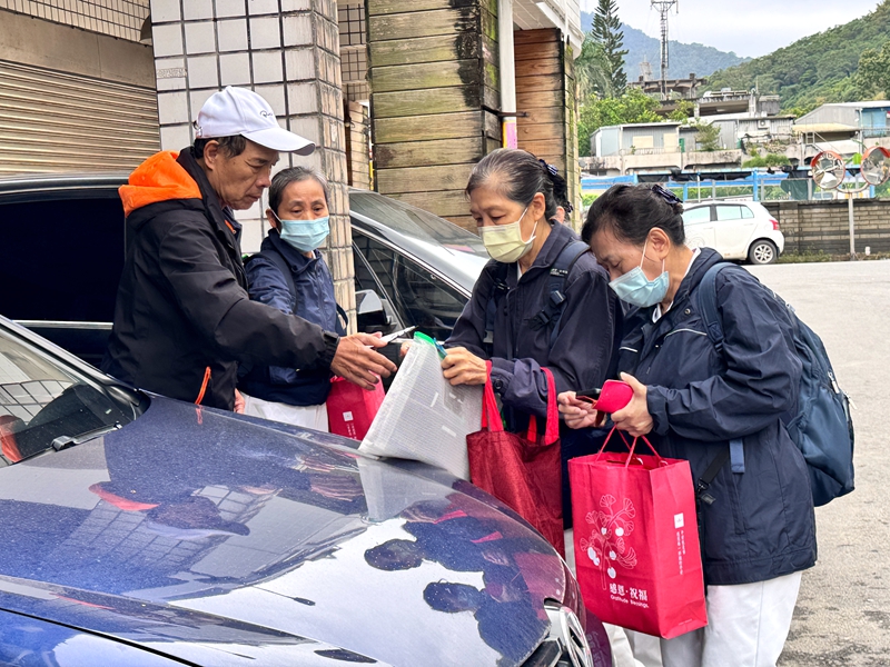慈濟深入蘇澳災區三日家訪 受災戶感恩援助